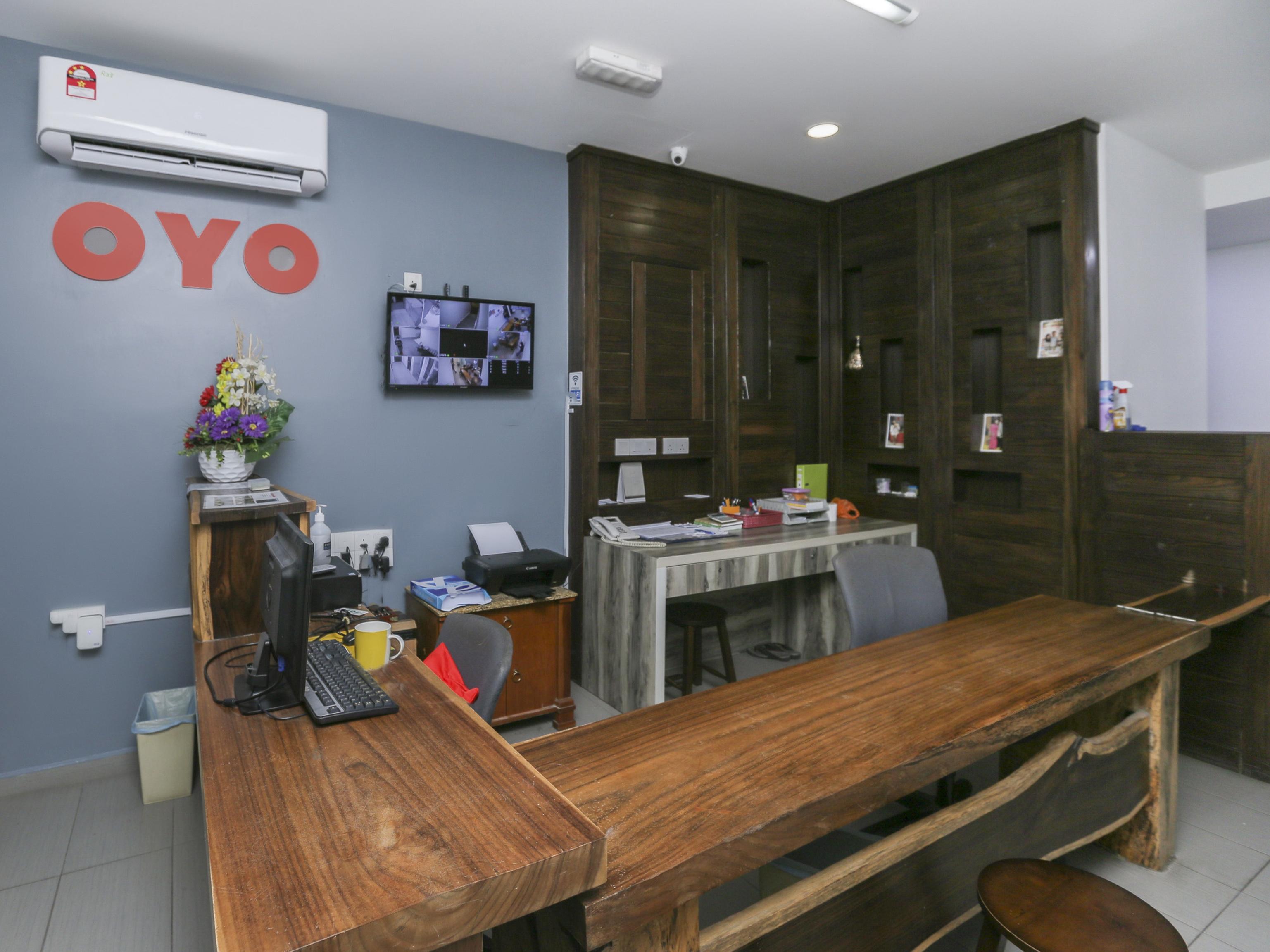 Oyo 89915 East Mount Hotel Kukup Exterior foto