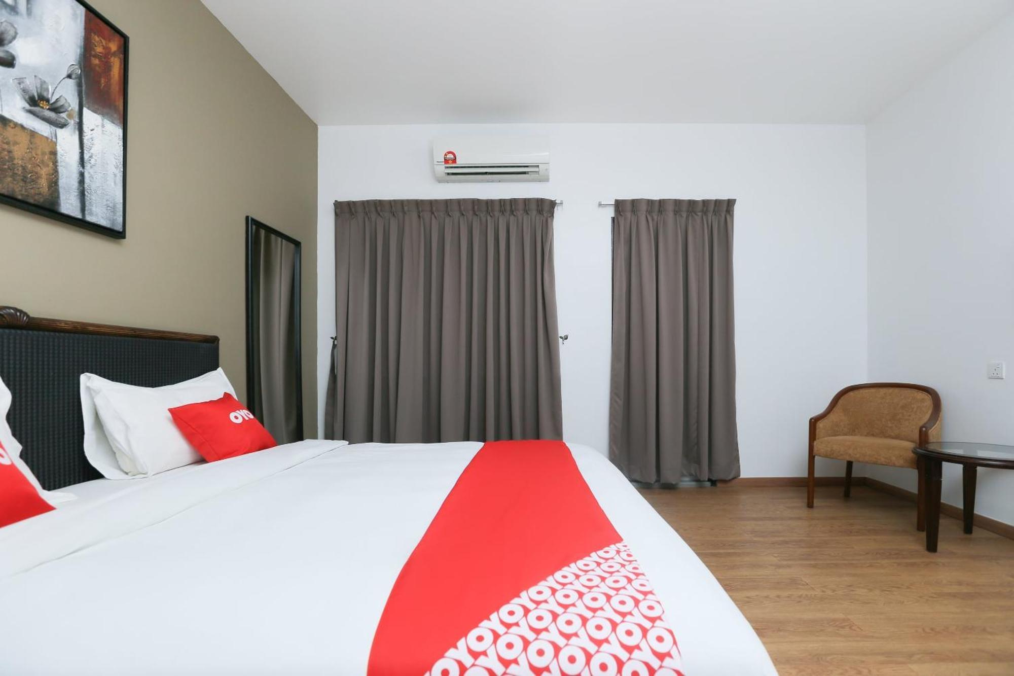 Oyo 89915 East Mount Hotel Kukup Exterior foto