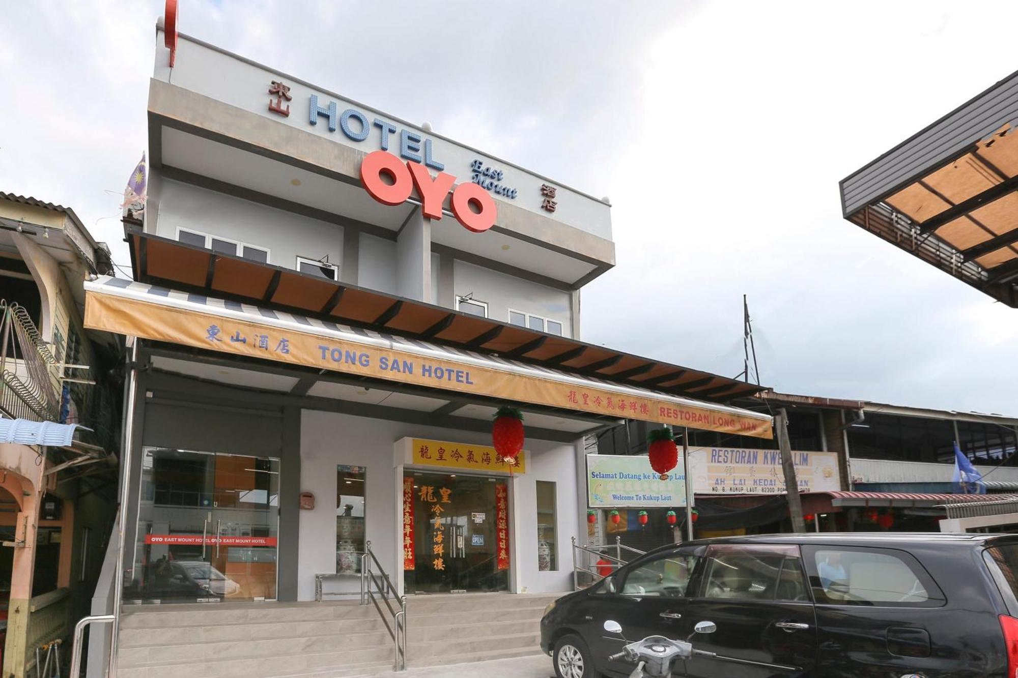 Oyo 89915 East Mount Hotel Kukup Exterior foto